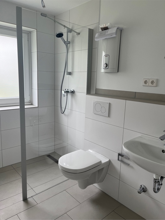 Wohlfühlen in der Teichbreite: Modernisierte Erdgeschoss-Wohnung mit sonniger Loggia - Photo 2