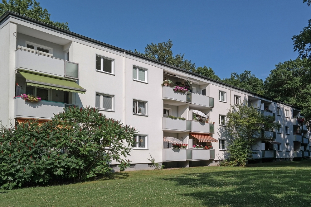 Modernisierte Erdgeschosswohnung mit Einbauküche - Photo 3