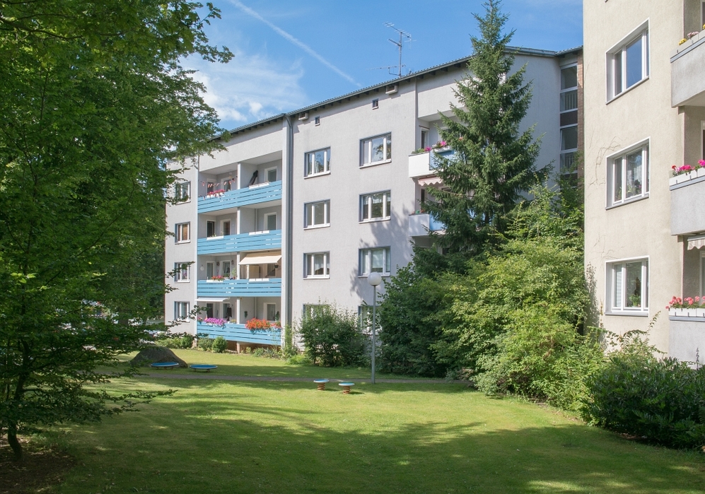 Zentral gelegen, grün wohnen – 3 Zimmer mit Loggia - Photo 3