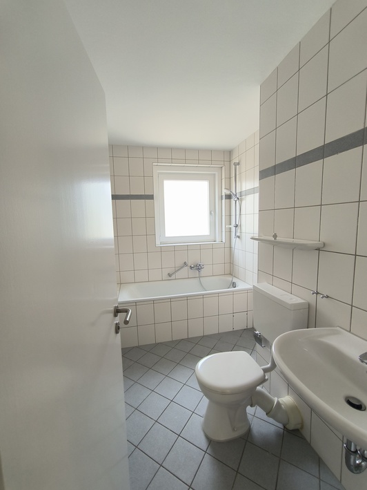 Grün, ruhig, schön – Wohnung im Rabenberg mit Balkon - Photo 3