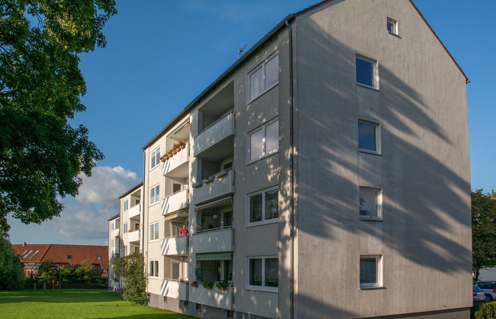 Viel Platz für die Familie: 4 Zimmer, Gäste-WC und Loggia - Photo 2