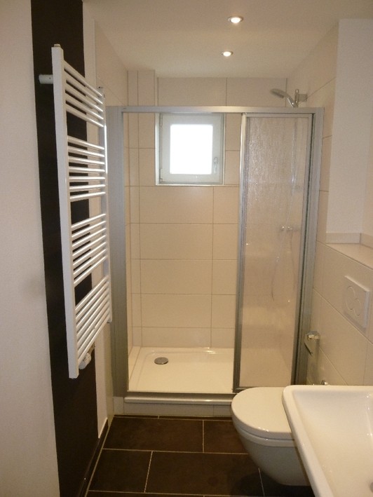 Ihr neues Zuhause: 2 Zimmer in Stadtnähe - Photo 3