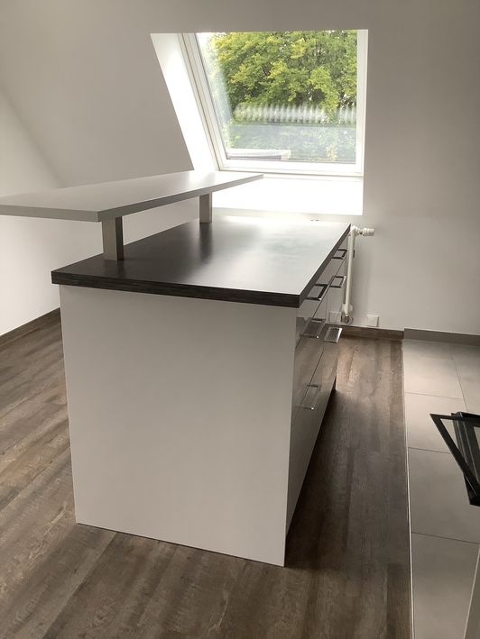 Citynah u. sonnig – Stilvolle Wohnung mit großzügiger Dachterrasse und moderner Einbauküche - Foto 2