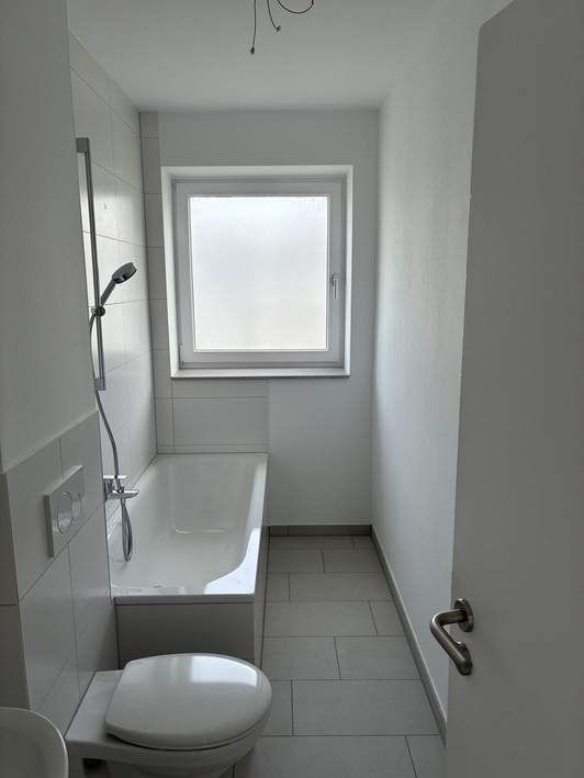 Neu modernisiert und zum Einzug bereit – 3-Zimmer-Wohnung mit Loggia - Photo 2