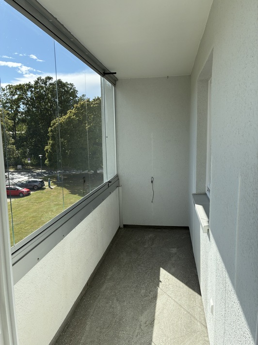 Neu modernisiert und zum Einzug bereit – 3-Zimmer-Wohnung mit Loggia - Photo 3