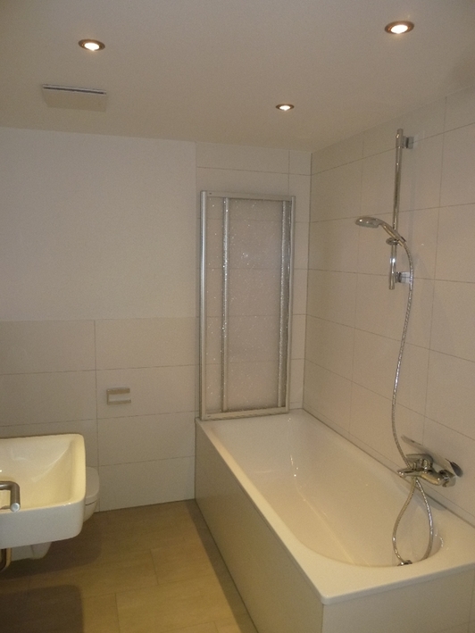 Dachgeschosswohnung mit 2 Zimmern im Hageberg - Foto 2