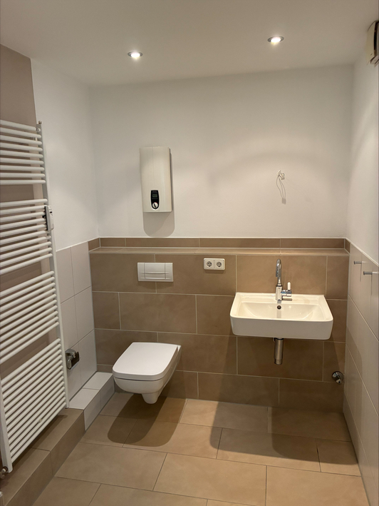 Ihr neues Zuhause im Rabenberg- mit Einbauküche und Design-Vinyl - Photo 2