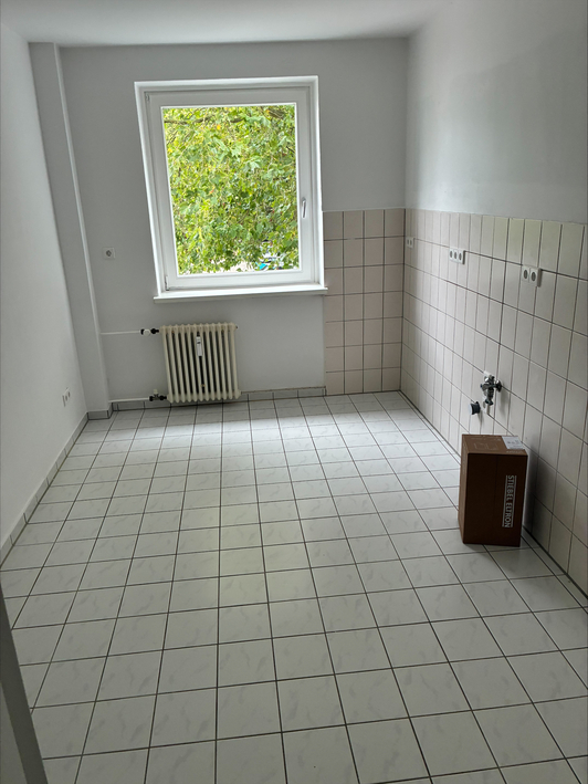 Ihr neues Wohngefühl beginnt hier – 3 Zimmer mit Blick auf Grünflächen - Photo 1