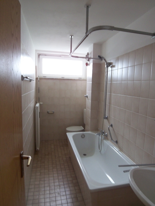 Zentral gelegene 3-Zimmer-Wohnung mit Loggia - Foto 4
