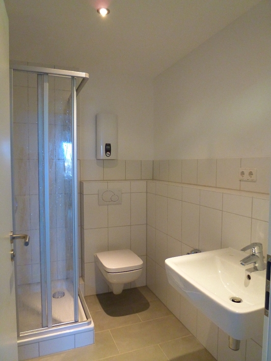 Wohnung mit Einbauküche, Designboden und durchdachtem Grundriss - Foto 3