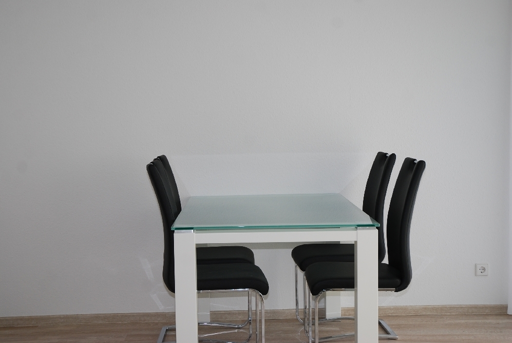 Einziehen, auspacken, wohlfühlen – Möblierte 3‑Zimmer‑Wohnung mit Loggia - Photo 3