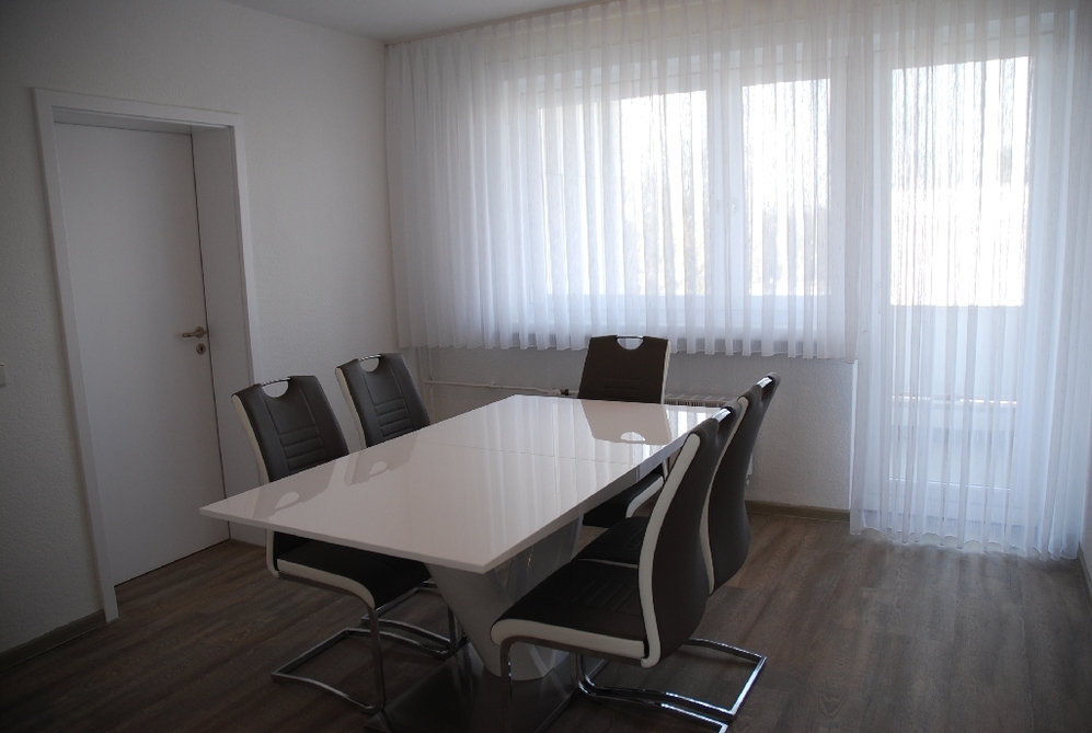 Möblierte 4-Zimmer-Wohnung in Detmerode - Photo 2