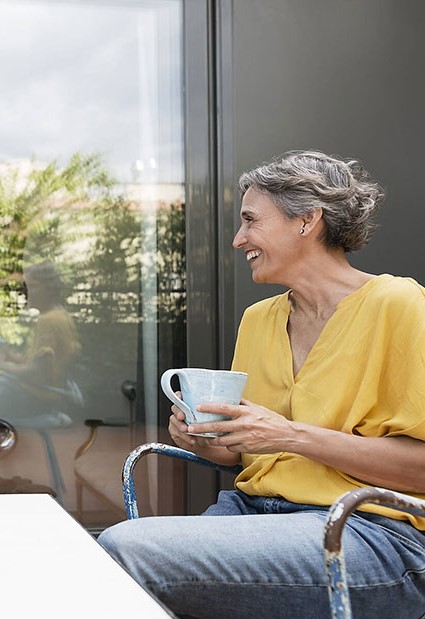 Attraktive Penthouse-Wohnung mit zwei Tiefgaragenstellplätzen und Einbauküche - Foto 3
