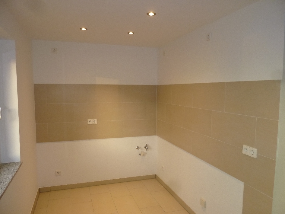 2-Zimmer-Wohnung mit moderner Raumaufteilung und Design-Bodenbelag - Photo 2
