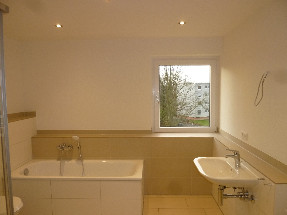 2-Zimmer-Wohnung mit moderner Raumaufteilung und Design-Bodenbelag - Photo 3