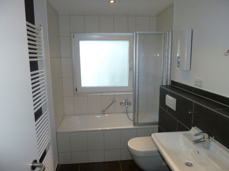 Helle Wohnung nahe der Innenstadt mit Einbauküche und großem Wohnzimmer - Foto 4