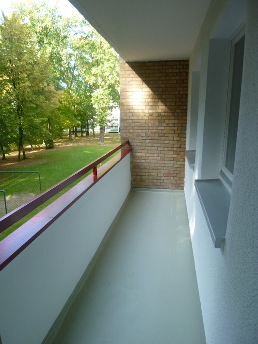 Helle Wohnung nahe der Innenstadt mit Einbauküche und großem Wohnzimmer - Foto 1