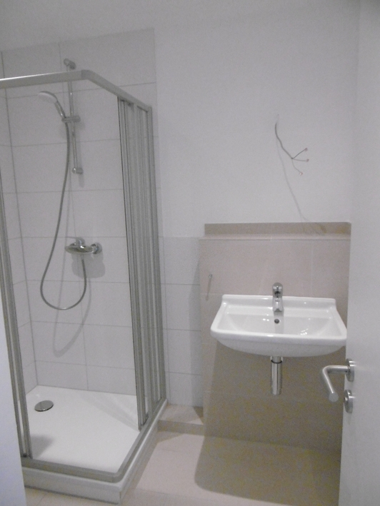 Ihr neues Zuhause: Moderne Wohnung inklusive Einbauküche - Photo 2