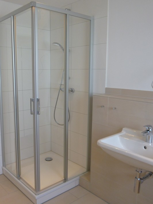 Ruhig gelegen: Helle Wohnung mit modernem Bad - Photo 4