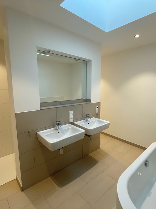 Wunderschöne Maisonette-Wohnung mit herrlichem Ausblick und 2 TG-Stellplätze - Photo 4