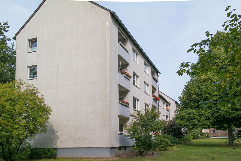 Erdgeschosswohnung in der Teichbreite mit drei Zimmern, Loggia, Tageslichtbad - Photo 2