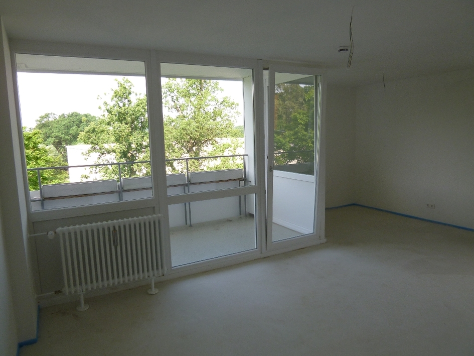 Hoch hinaus: Moderne Wohnung mit Waldblick - Photo 2