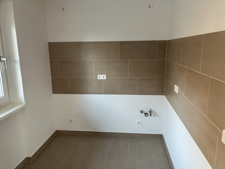 Ihr neues Zuhause im 5. Obergeschoss mit Aufzug erwartet Sie! - Photo 2