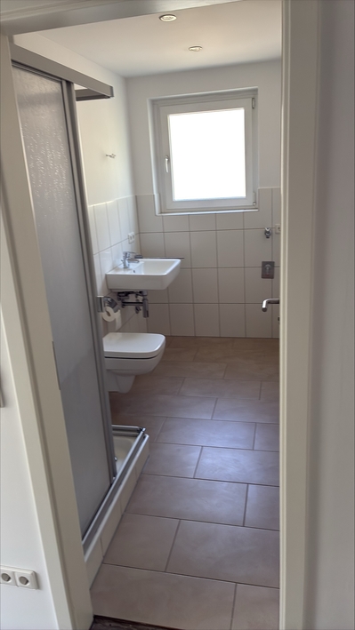 Helle 2‑Zimmer‑Wohnung am Wohltberg – Duschbad u. Balkon inklusive - Photo 2
