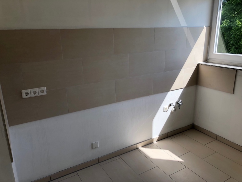 Wohnkomfort pur: Gemütliche Loggia und großzügiger Wohnbereich - Foto 1