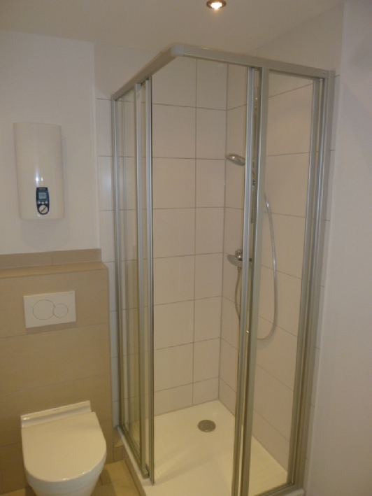 Werksnah und zentral wohnen: 2-Zimmer-Wohnung mit offenem Wohn- und Kochbereich - Foto 3