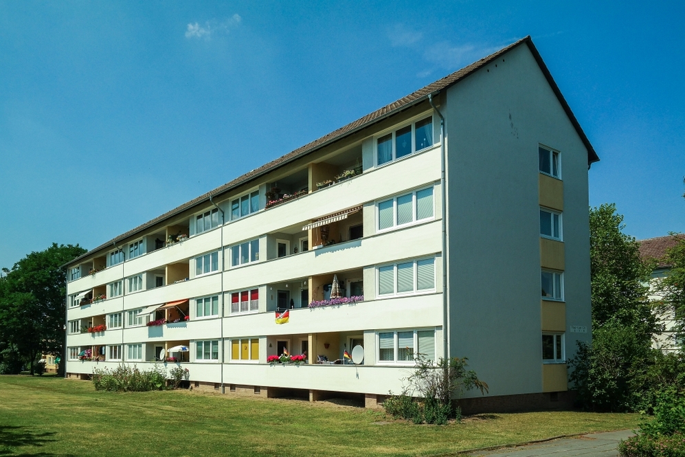 Wohnen in Fallersleben: Attraktives Zuhause im 1. OG – mit Tageslichtbad und Loggia - Photo 3
