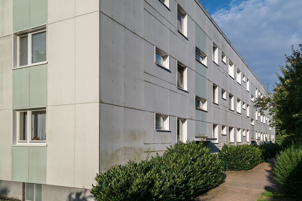 Wohnen im Grünen: Attraktive Wohnung mit schönem Mietergarten und Loggia - Photo 3