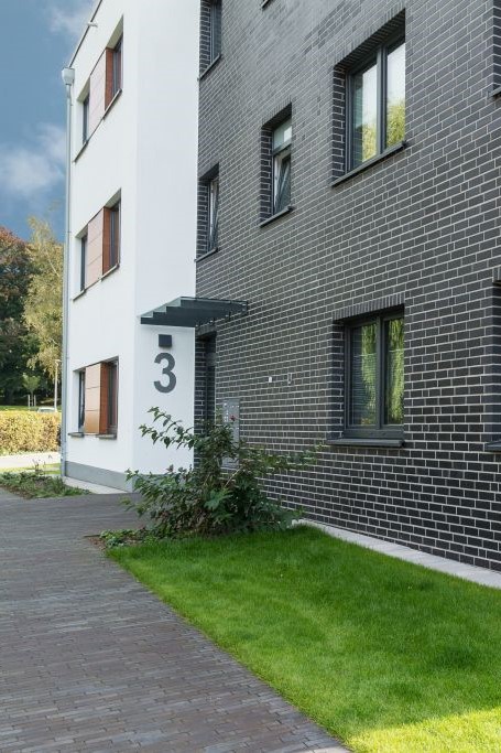 Wohnkomfort pur: Fußbodenheizung, Balkon u. durchdachte Raumgestaltung - Photo 4