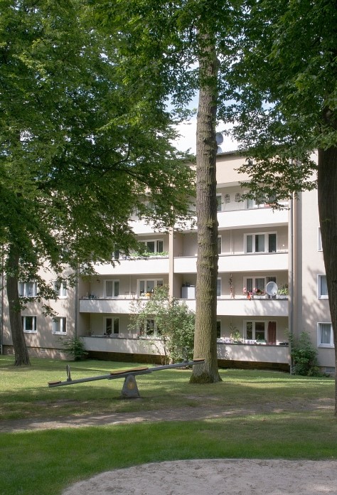 Citynah u. stilvoll: 2 Zimmer mit Einbauküche und Design‑Bodenbelag - Photo 1