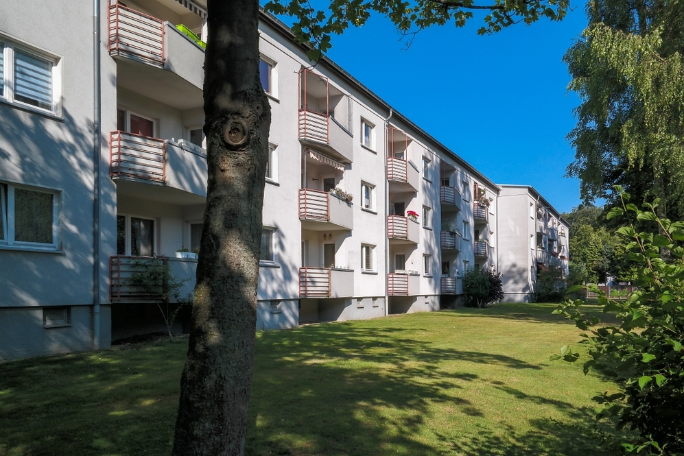 Wohnkomfort pur: Moderner Bodenbelag u. Balkon - Photo 2