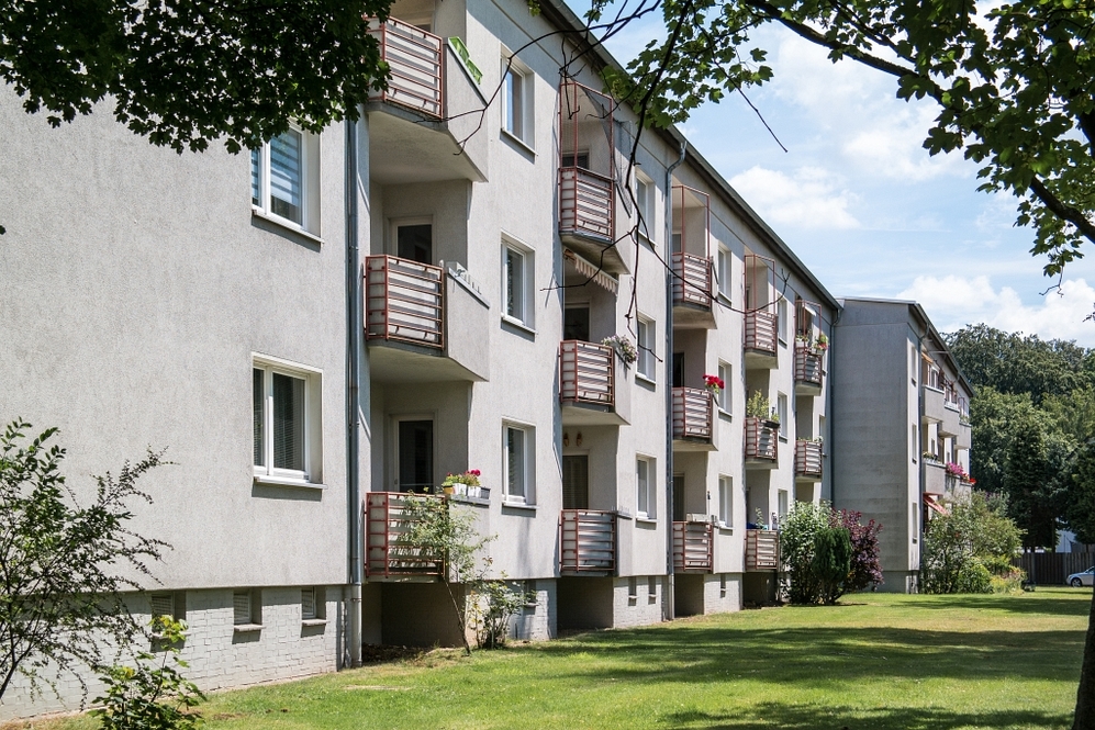 Wohnkomfort pur: Moderner Bodenbelag u. Balkon - Photo 1